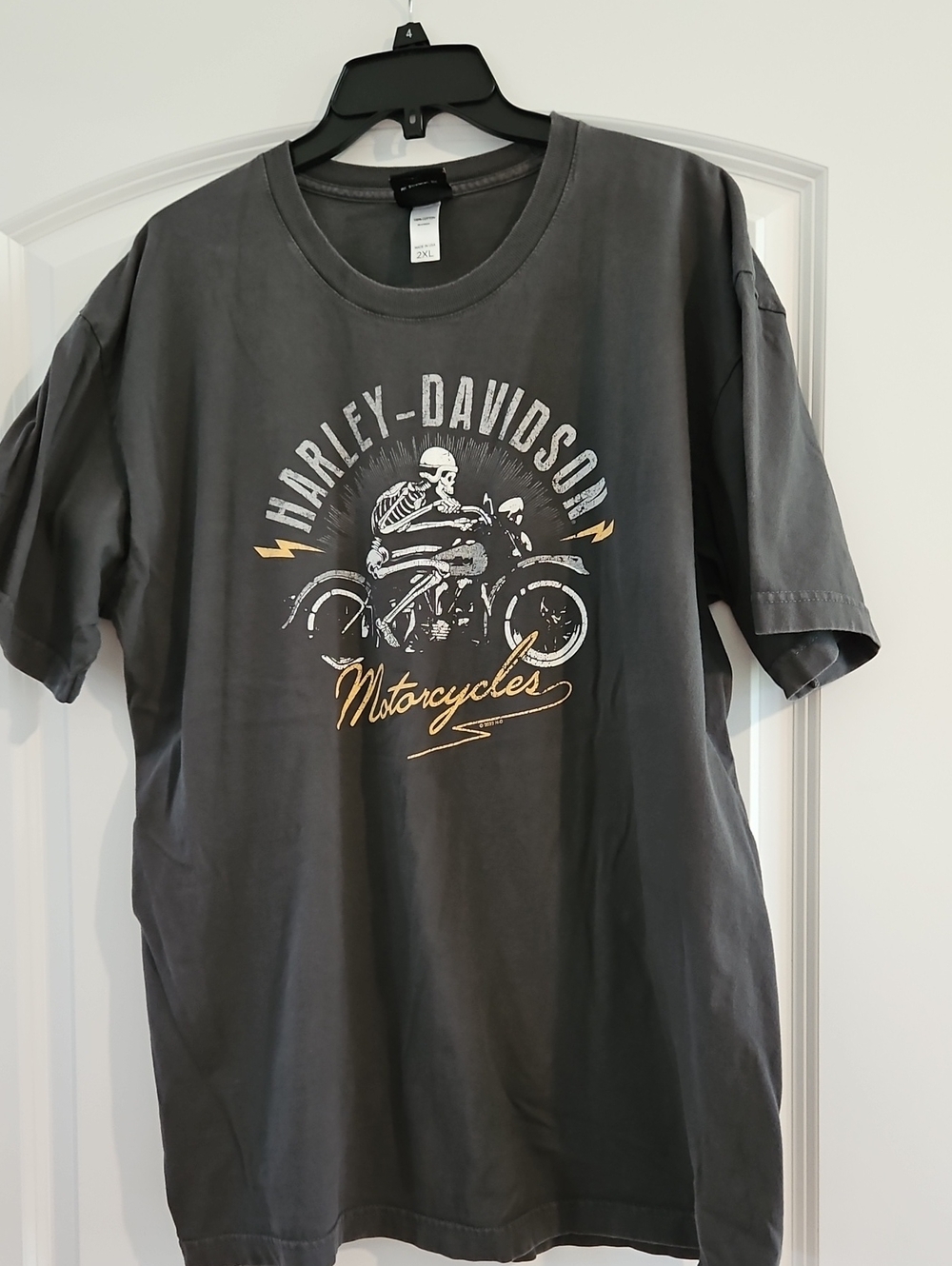 Harley-Davidson Charcoal Black Graphic Short Sleeve Tee with Gold Accents